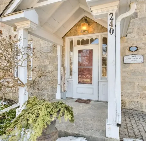 240 Union Street W Centre Wellington ON N1M 1V4
