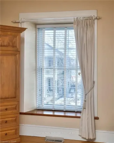 240 Union Street W Centre Wellington ON N1M 1V4