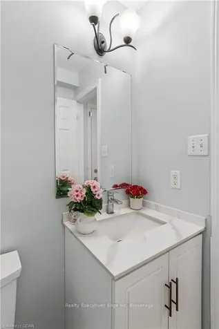 11 Frankfurt Street Kitchener ON N2R 1T5