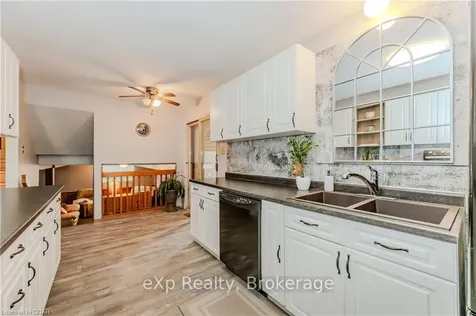 255 Camille Crescent Waterloo ON N2K 3B7
