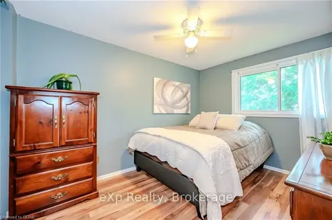 255 Camille Crescent Waterloo ON N2K 3B7