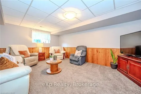 255 Camille Crescent Waterloo ON N2K 3B7