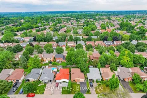 255 Camille Crescent Waterloo ON N2K 3B7