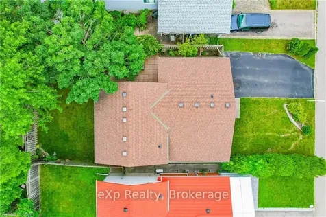 255 Camille Crescent Waterloo ON N2K 3B7
