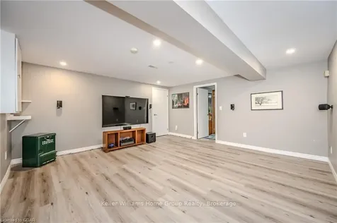 11 Wiltshire Place Guelph ON N1H 8B1