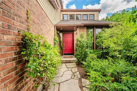 11 Wiltshire Place Guelph ON N1H 8B1