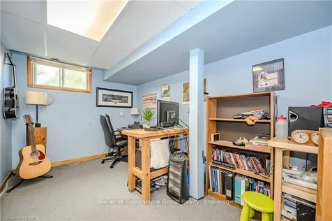 11 Wiltshire Place Guelph ON N1H 8B1