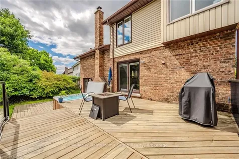 11 Wiltshire Place Guelph ON N1H 8B1