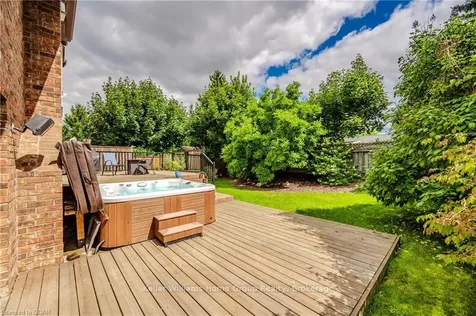 11 Wiltshire Place Guelph ON N1H 8B1
