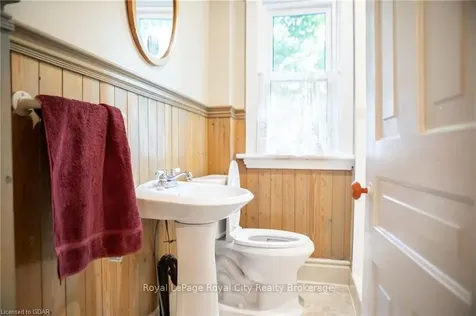 214 Liverpool Street Guelph ON N1H 2L7