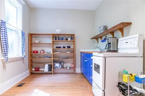 214 Liverpool Street Guelph ON N1H 2L7
