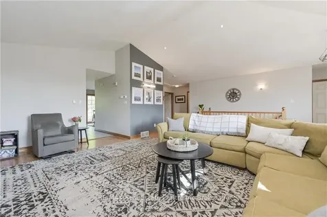 26 Queen Street Mapleton ON N0G 1P0