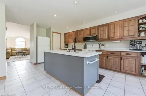 26 Queen Street Mapleton ON N0G 1P0