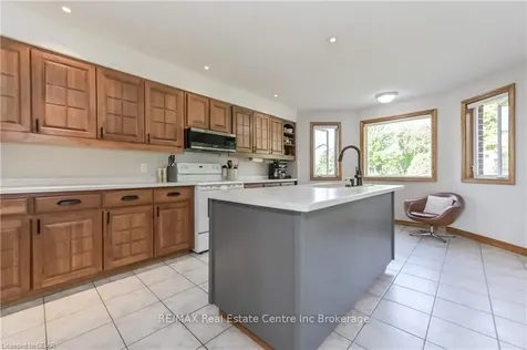 26 Queen Street Mapleton ON N0G 1P0