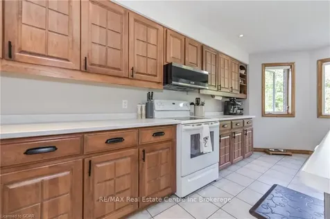 26 Queen Street Mapleton ON N0G 1P0