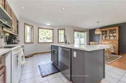 26 Queen Street Mapleton ON N0G 1P0