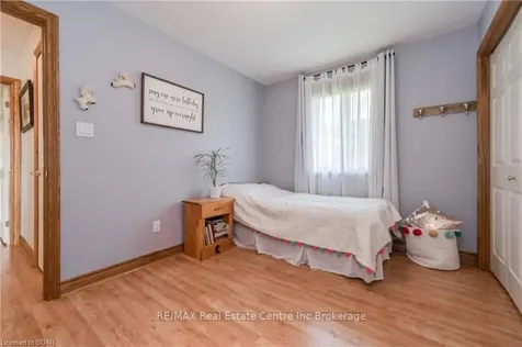 26 Queen Street Mapleton ON N0G 1P0