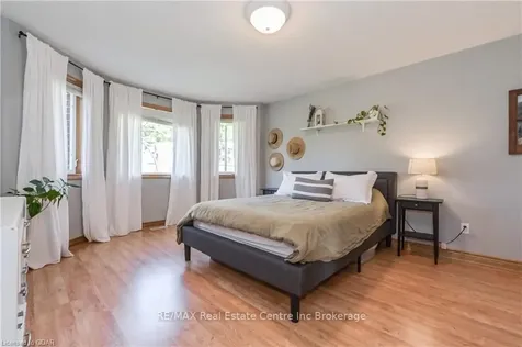 26 Queen Street Mapleton ON N0G 1P0