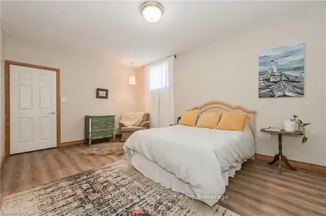 26 Queen Street Mapleton ON N0G 1P0
