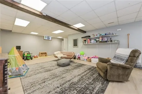 26 Queen Street Mapleton ON N0G 1P0