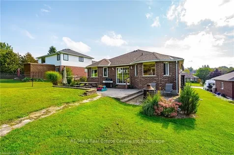 26 Queen Street Mapleton ON N0G 1P0