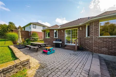 26 Queen Street Mapleton ON N0G 1P0