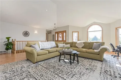 26 Queen Street Mapleton ON N0G 1P0
