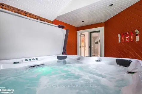 142 Carmichael Crescent Blue Mountains ON L9Y 0R3