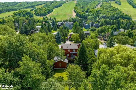 142 Carmichael Crescent Blue Mountains ON L9Y 0R3