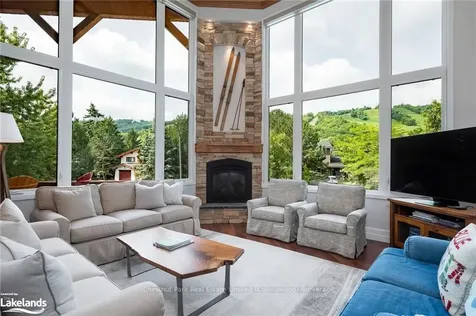 142 Carmichael Crescent Blue Mountains ON L9Y 0R3