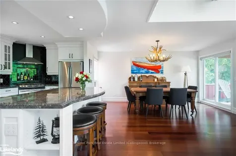 142 Carmichael Crescent Blue Mountains ON L9Y 0R3