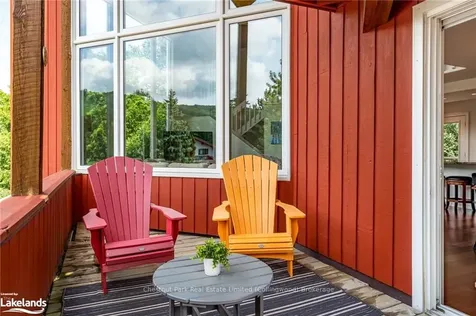 142 Carmichael Crescent Blue Mountains ON L9Y 0R3