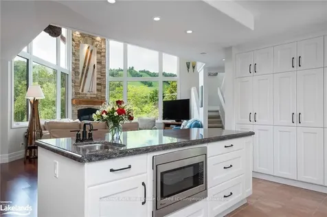 142 Carmichael Crescent Blue Mountains ON L9Y 0R3