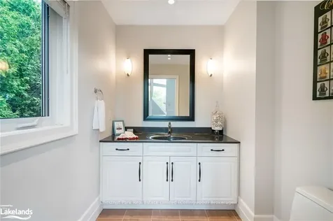 142 Carmichael Crescent Blue Mountains ON L9Y 0R3