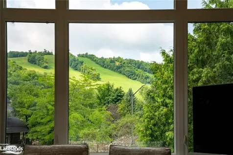 142 Carmichael Crescent Blue Mountains ON L9Y 0R3