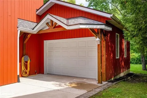 142 Carmichael Crescent Blue Mountains ON L9Y 0R3