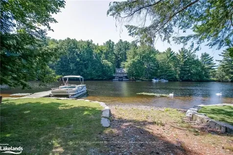 1045 Maplewood Road E Bracebridge ON P1L 1W8