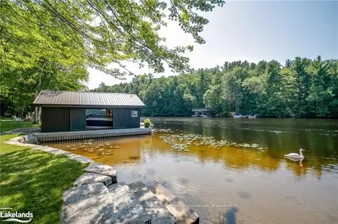 1045 Maplewood Road E Bracebridge ON P1L 1W8