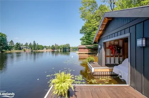 1045 Maplewood Road E Bracebridge ON P1L 1W8