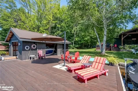 1045 Maplewood Road E Bracebridge ON P1L 1W8