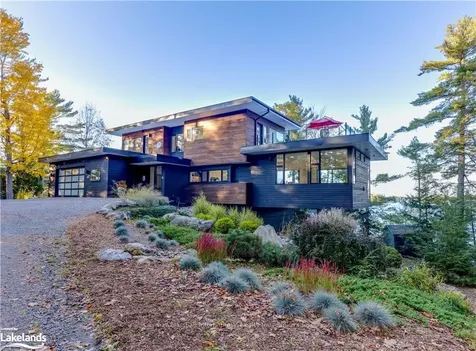 1040 Sunny Bay Lane Gravenhurst ON P1P 1R1