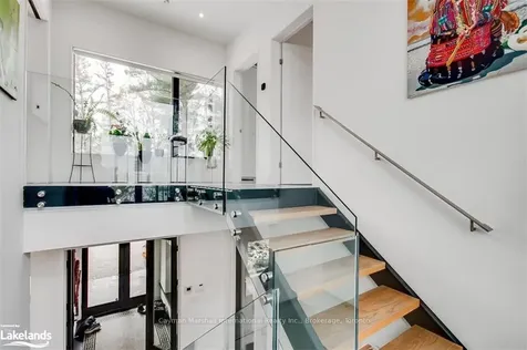 1040 Sunny Bay Lane Gravenhurst ON P1P 1R1