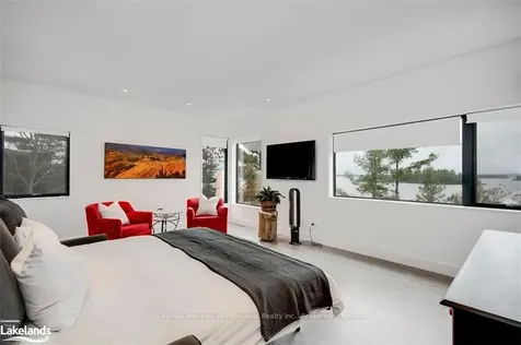 1040 Sunny Bay Lane Gravenhurst ON P1P 1R1