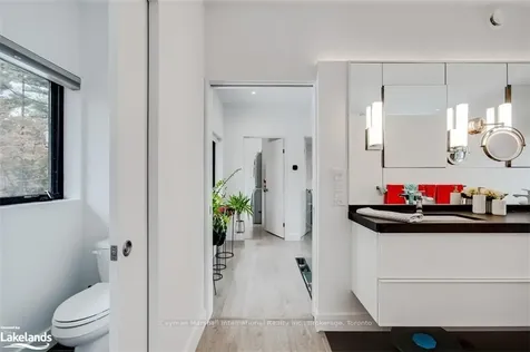 1040 Sunny Bay Lane Gravenhurst ON P1P 1R1