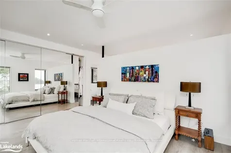 1040 Sunny Bay Lane Gravenhurst ON P1P 1R1