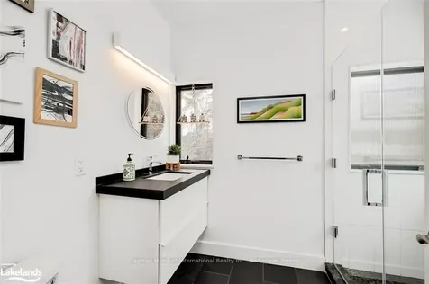 1040 Sunny Bay Lane Gravenhurst ON P1P 1R1