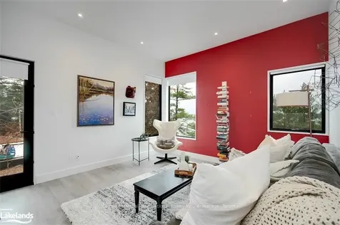 1040 Sunny Bay Lane Gravenhurst ON P1P 1R1