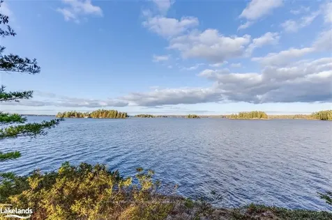 1040 Sunny Bay Lane Gravenhurst ON P1P 1R1