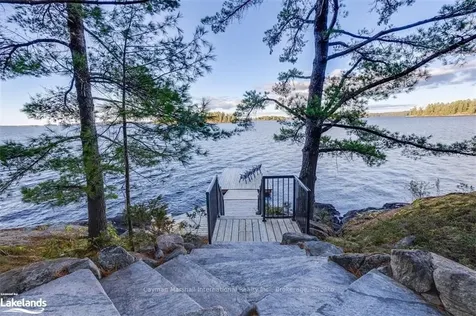 1040 Sunny Bay Lane Gravenhurst ON P1P 1R1