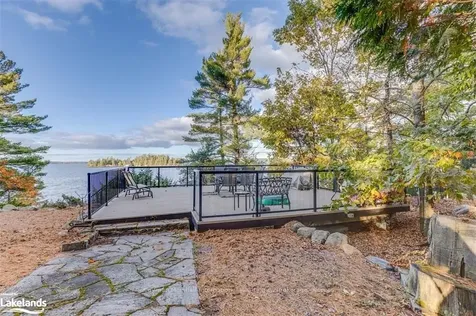 1040 Sunny Bay Lane Gravenhurst ON P1P 1R1